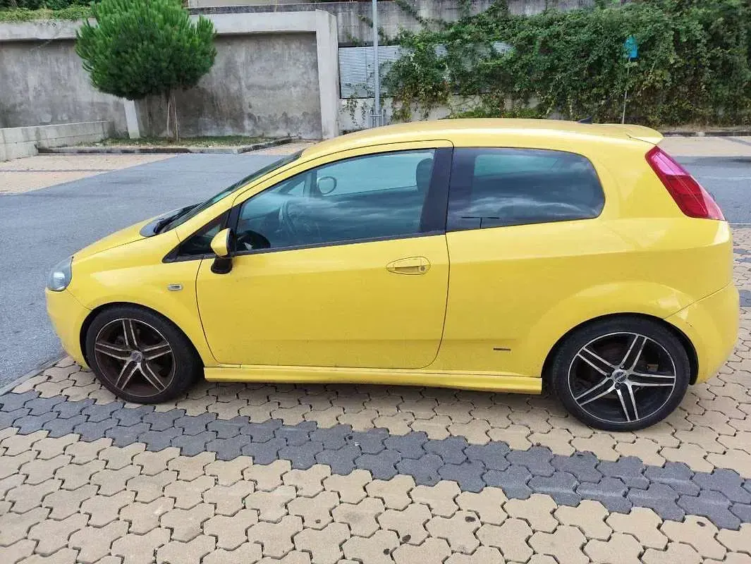 Usata Fiat Grande Punto Sport 90 CV (66 kW) 2008 Giallo Utilitaria