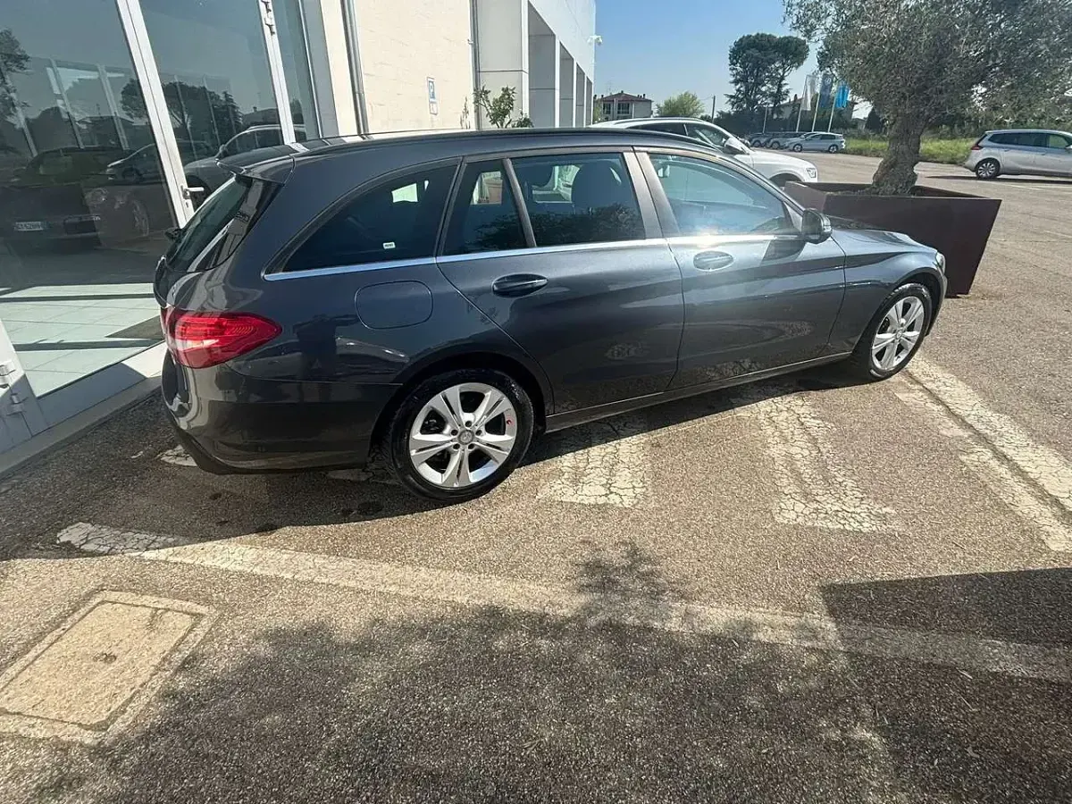 Usata Mercedes C180 136 CV (100 kW) 2016 Grigio Station wagon
