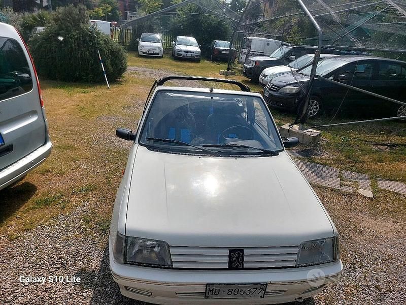 Usata Peugeot 205 54 CV (39 kW) 1992 Bianco Cabrio