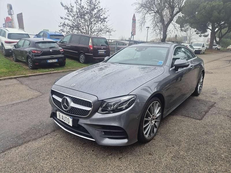 Usata Mercedes E220 Premium 194 CV (142 kW) 2019 Grigio Coupé