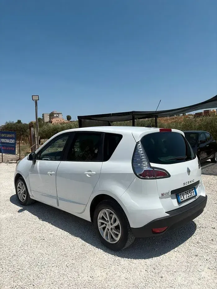 Usata Renault Scénic XMOD 110 CV (80 kW) 2014 Bianco Monovolume