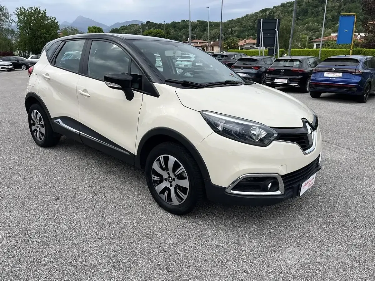 Usata Renault Captur 90 CV (66 kW) 2016 Bianco SUV