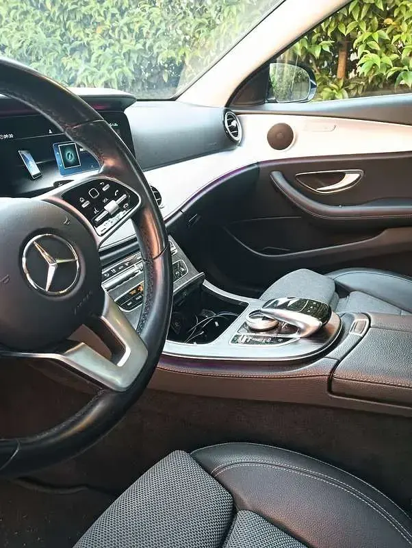 Usado Mercedes E200 Business 160 CV (117 kW) 2020 Berlina