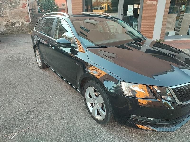 Usata Skoda Octavia 110 CV (80 kW) 2017 Nero Station wagon