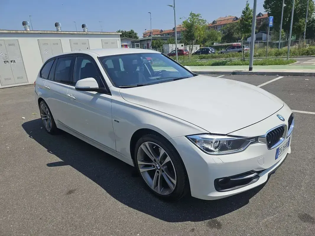 Usata BMW 316 Sport Line 116 CV (85 kW) 2013 Bianco Station wagon