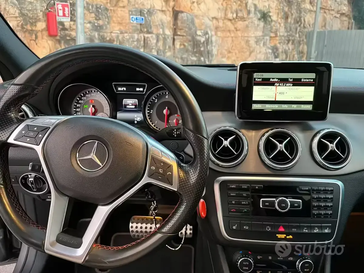 Usata Mercedes GLA220 Premium 170 CV (125 kW) 2014 Grigio SUV