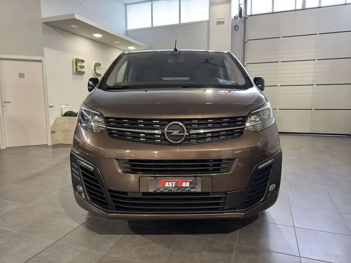 Usata Opel Zafira Life Elegance 177 CV (130 kW) 2022 Marrone Monovolume