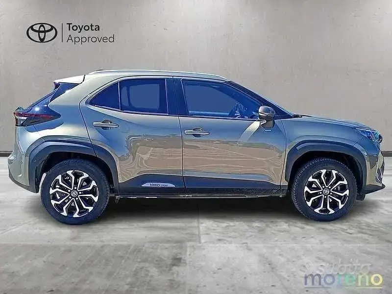 Usata Toyota Yaris Cross Trend 116 CV (85 kW) 2022 Grigio SUV