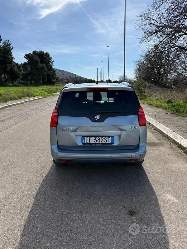 Usata Peugeot 5008 150 CV (110 kW) 2011 Blu Monovolume