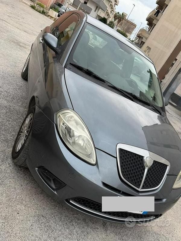 Usata Lancia Ypsilon 60 CV (44 kW) 2007 Grigio Utilitaria