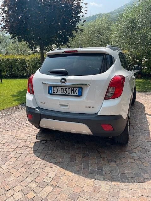 Usata Opel Mokka 140 CV (102 kW) 2014 Bianco SUV