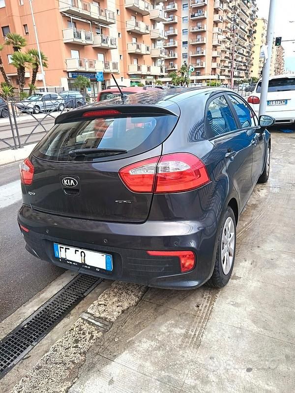 Usata Kia Rio Active 2016 Nero Utilitaria