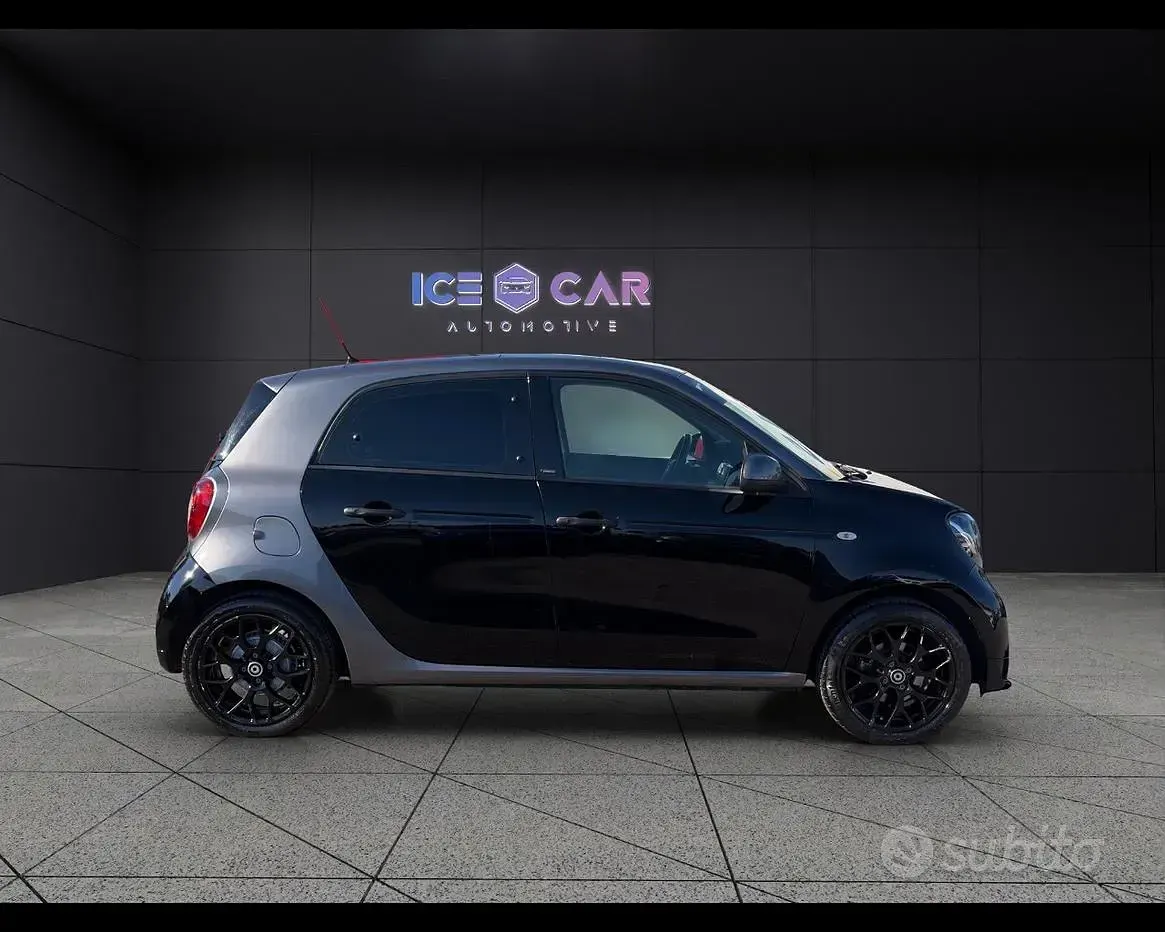 Usata Smart ForFour Superpassion 71 CV (52 kW) 2019 Nero Utilitaria