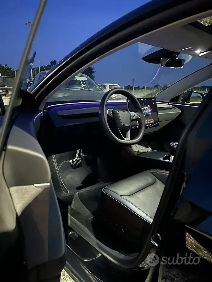 Usata Tesla Model 3 88 kW (120 CV) 2024 Nero Berlina