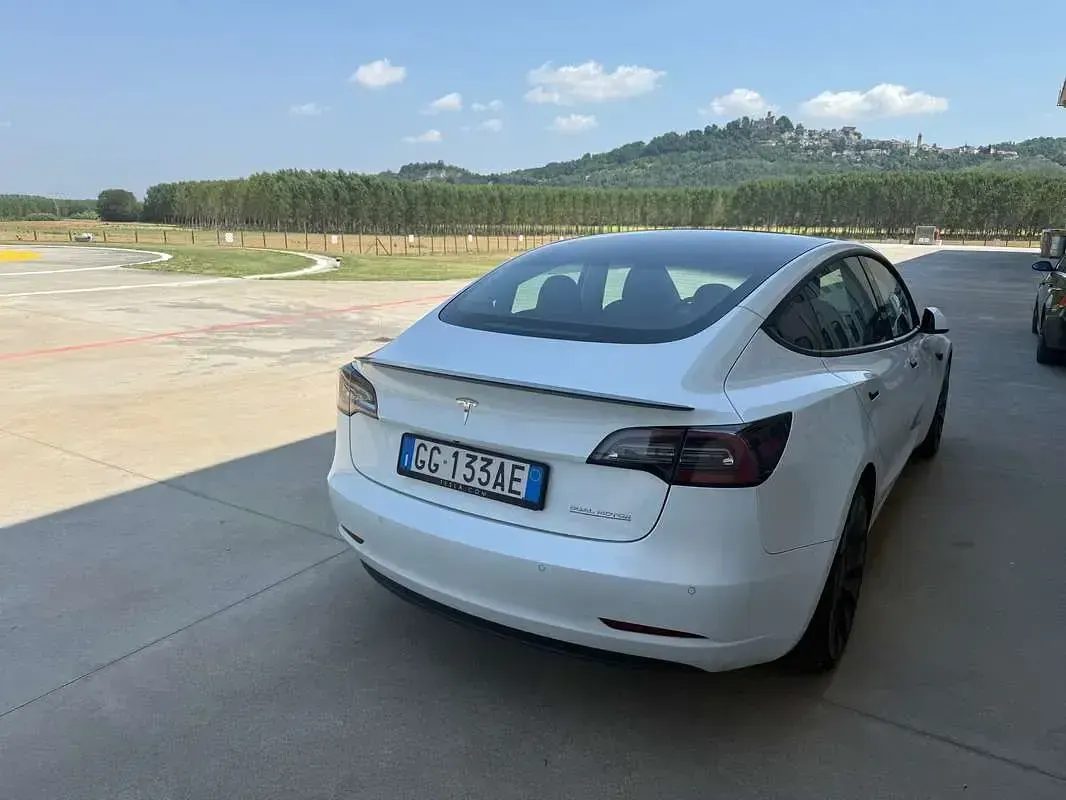 Usata Tesla Model 3 Performance 155 kW (211 CV) 2021 Bianco Berlina