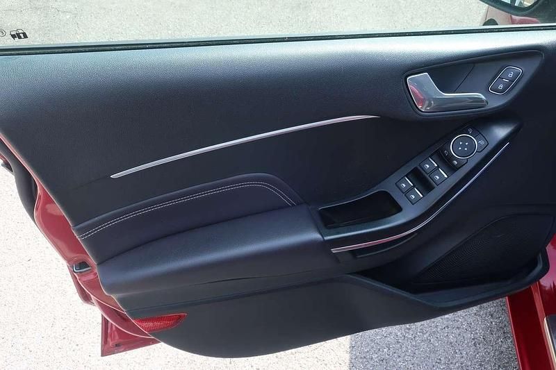 Usata Ford Fiesta Vignale 101 CV (74 kW) 2018 Rosso Utilitaria