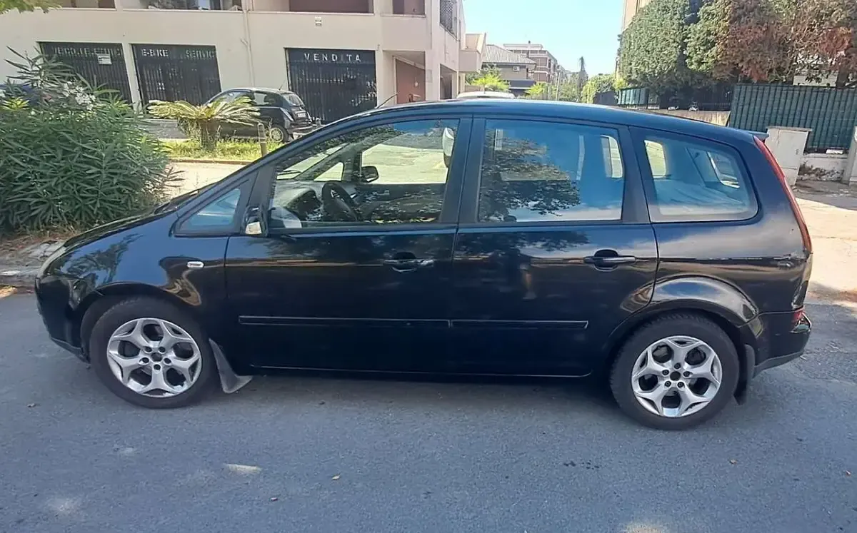 Usata Ford Focus Ghia 136 CV (100 kW) 2005 Nero Berlina