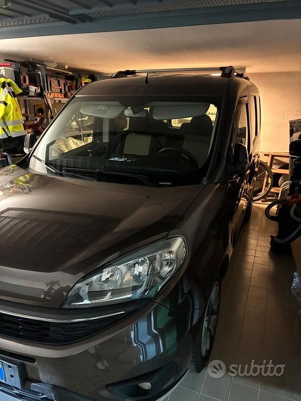 Usata Fiat Doblò Trekking 120 CV (88 kW) 2018 Marrone Monovolume