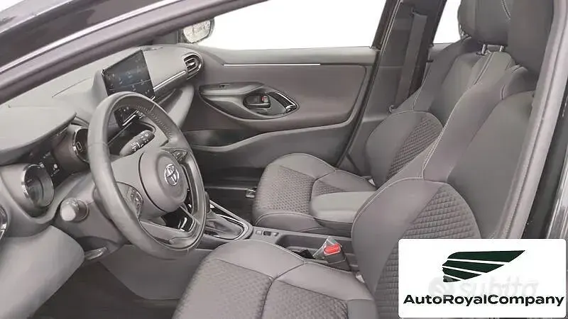 Usata Toyota Yaris Hybrid Lounge 116 CV (85 kW) 2022 Nero Berlina