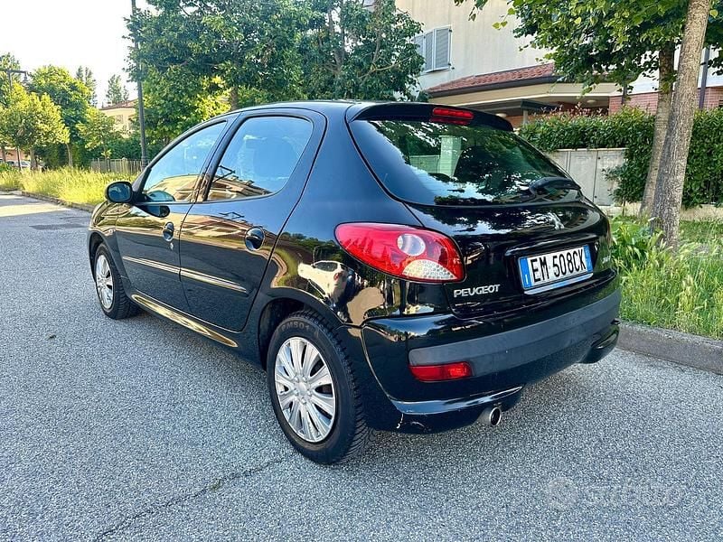 Usata Peugeot 206 60 CV (44 kW) 2012 Nero Berlina