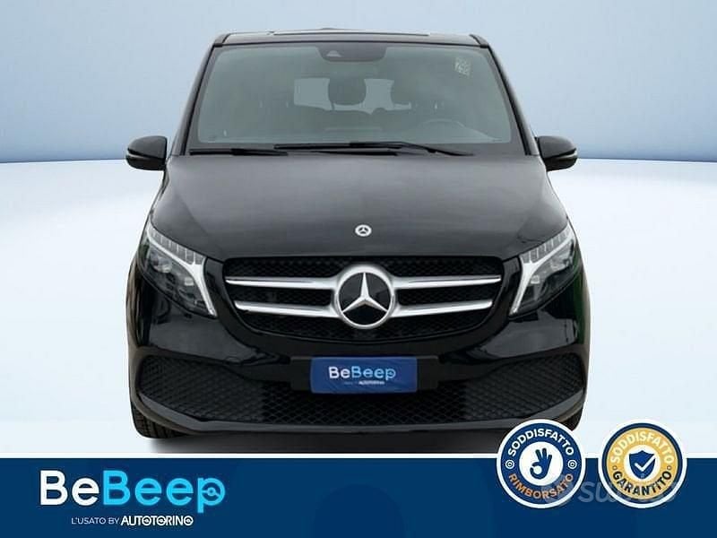 Usata Mercedes V220 163 CV (119 kW) 2023 Nero metallizzato Monovolume