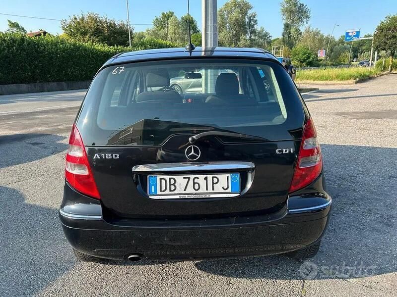 Usata Mercedes A180 Elegance 109 CV (80 kW) 2006 Nero Berlina