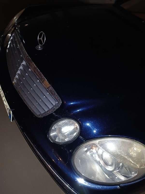 Blu/azzurro Usata 2003 Mercedes E270 Elegance Berlina | 5700 € (Buon prezzo) - Immagine 1/4