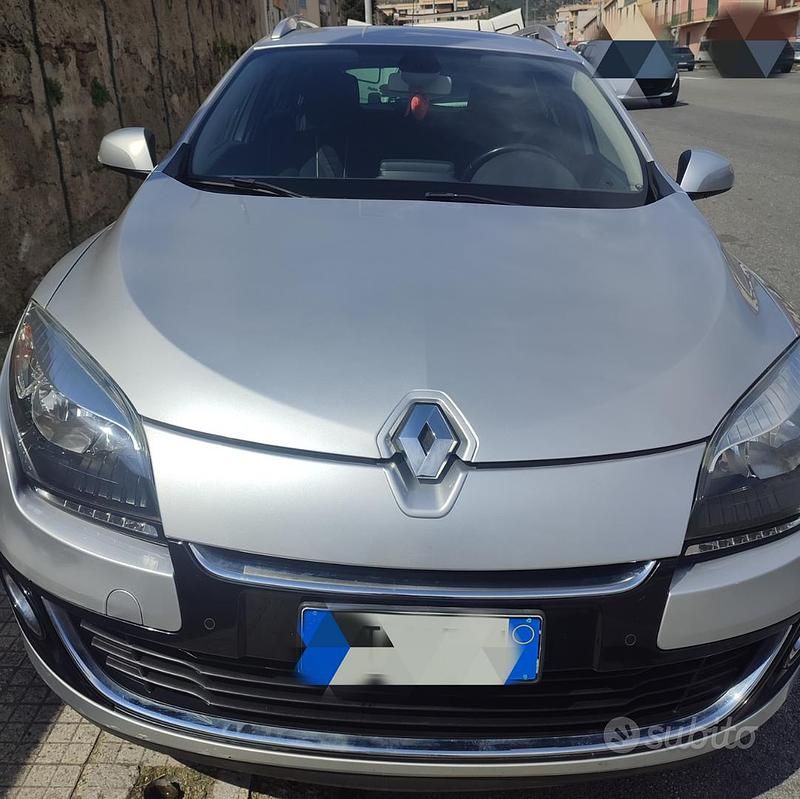 Grigio Usata 2013 Renault Mégane GrandTour Station wagon | 6500 € (Ottimo prezzo) - Immagine 1/4