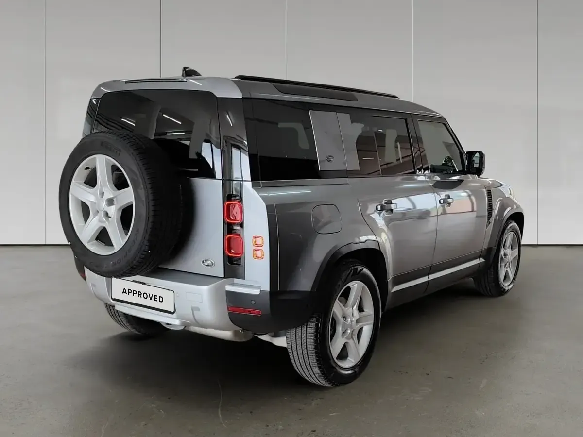 Usata Land Rover Defender SE 200 CV (147 kW) 2022 Eiger grey SUV