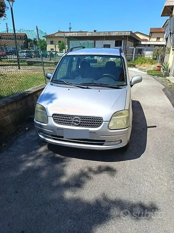 Usata Opel Agila 80 CV (58 kW) 2006 Grigio Monovolume