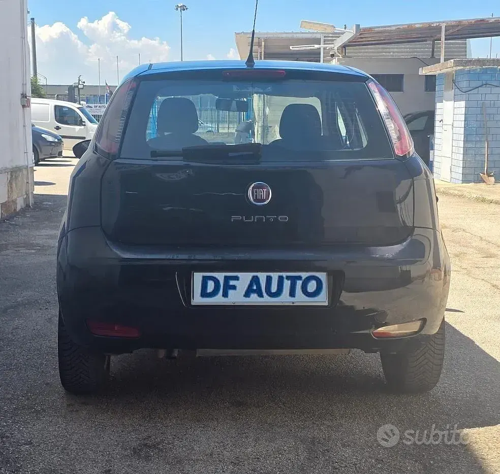 Occasion Fiat Punto Lounge 77 ch (56 kW) 2016 Noir Citadine