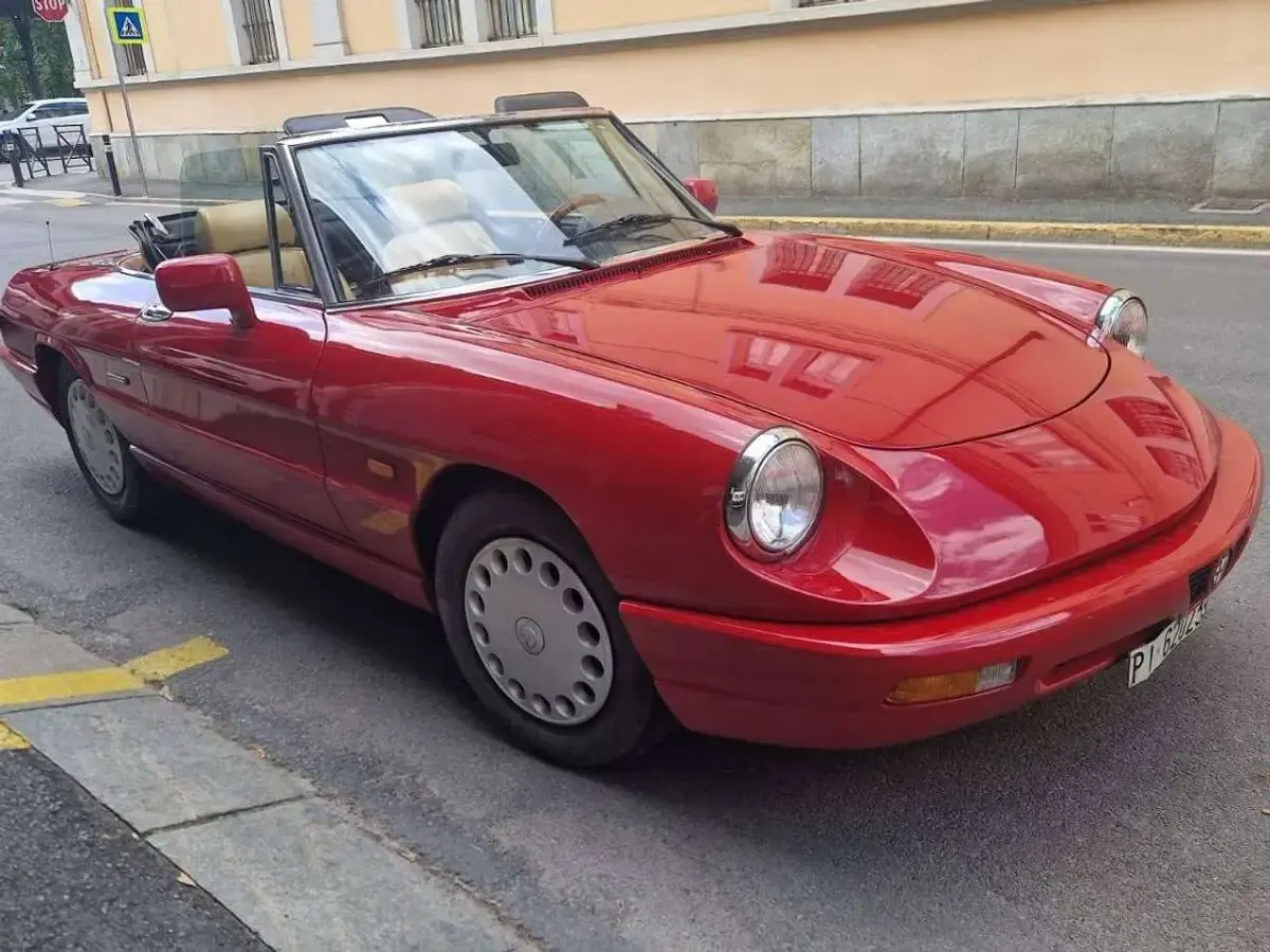 Usata Alfa Romeo Spider 106 CV (77 kW) 1993 Rosso Cabrio
