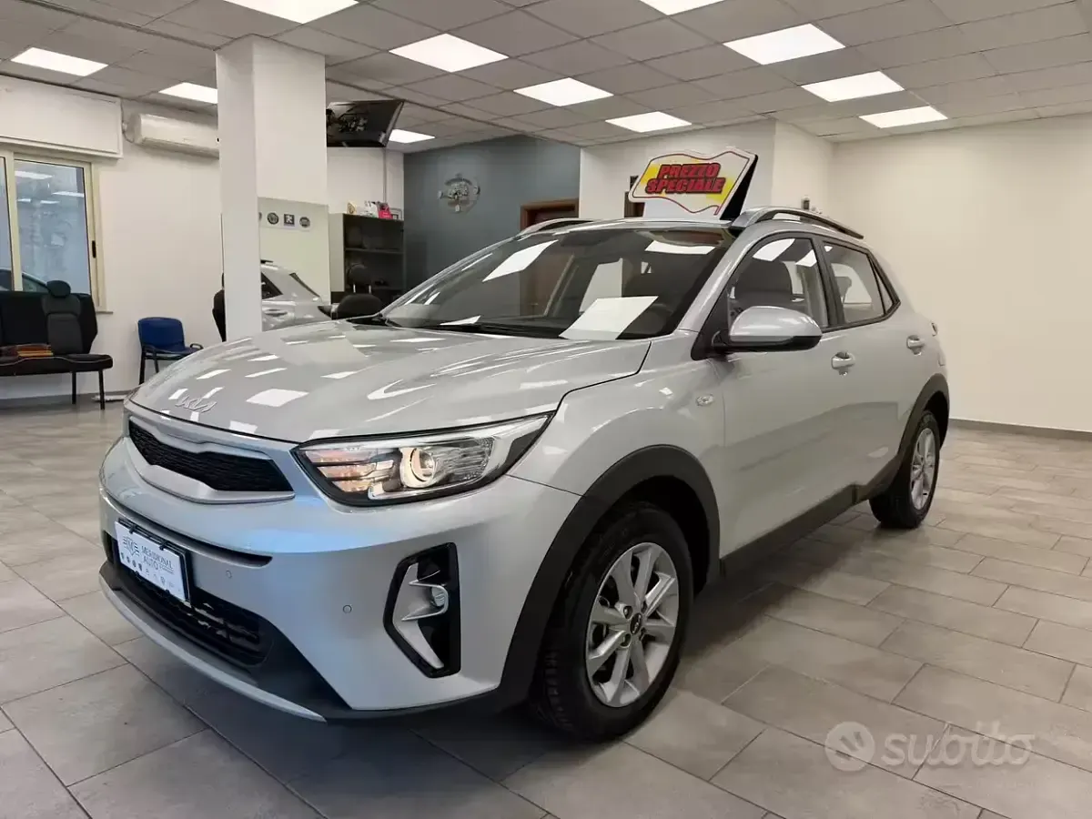 Usata Kia Stonic Style 84 CV (61 kW) 2022 Grigio SUV