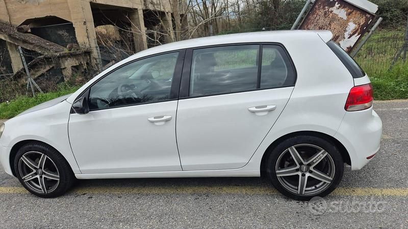Usata VW Golf VII 105 CV (77 kW) 2012 Berlina