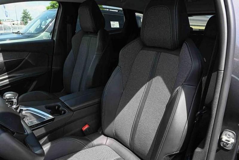 Usata Peugeot 3008 Allure 131 CV (96 kW) 2022 Grigio SUV