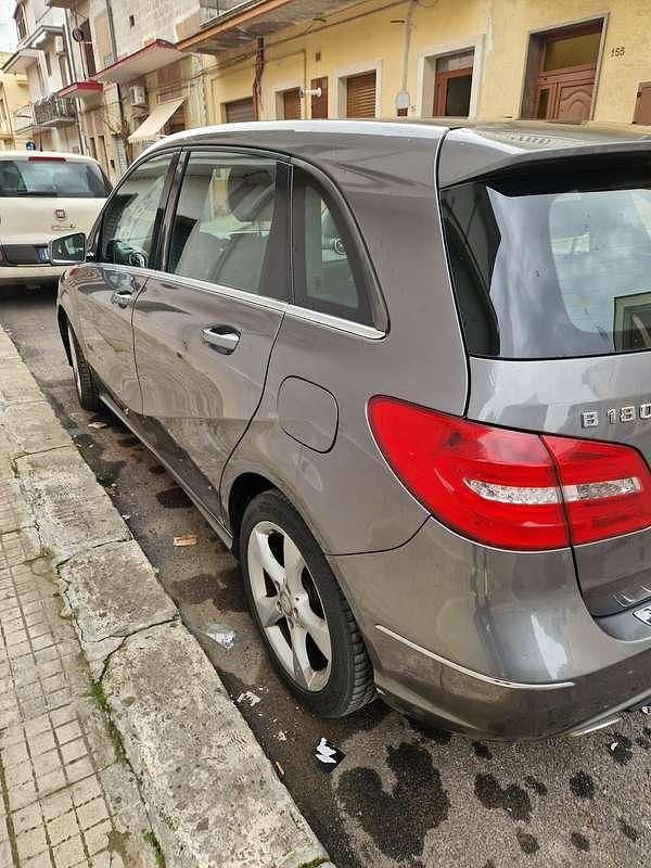 Usata Mercedes B180 Premium 109 CV (80 kW) 2013 Monovolume