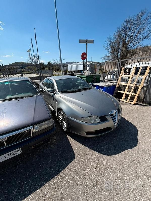 Usata Alfa Romeo GT 150 CV (110 kW) 2005 Grigio Coupé
