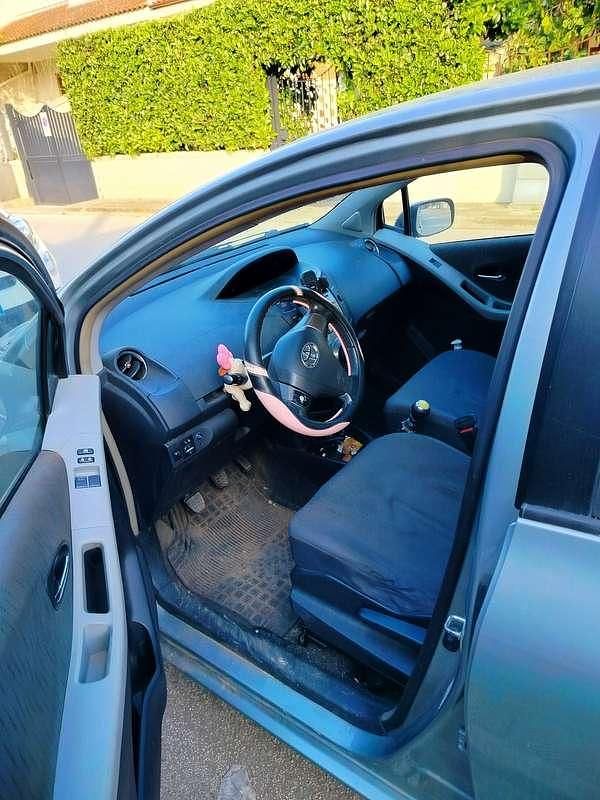 Usata Toyota Yaris 90 CV (66 kW) 2009 Utilitaria