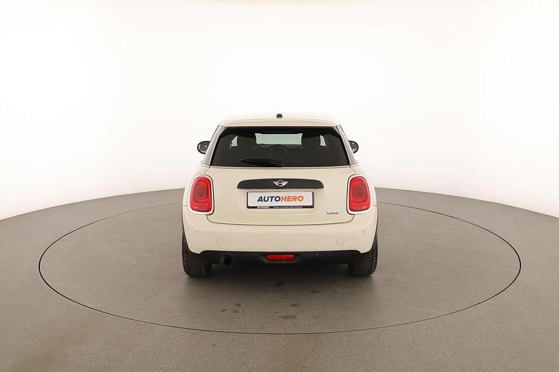 Usata Mini ONE 75 CV (55 kW) 2016 Bianco Utilitaria
