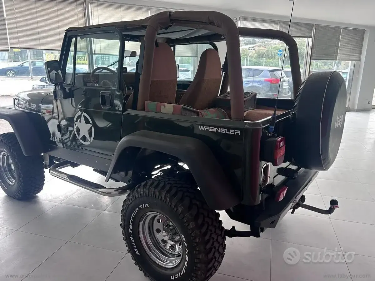 Usata Jeep Wrangler 184 CV (135 kW) 1996 Verde
