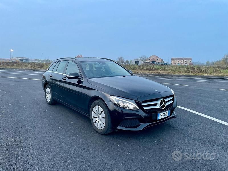 Usata 2016 Mercedes C220 Tre volumi | 17.000 € (Buon prezzo) - Immagine 1/4