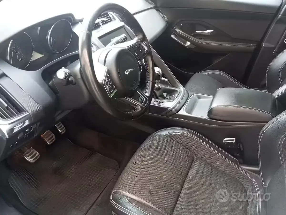 Usata Jaguar E-Pace 150 CV (110 kW) 2019 Bianco SUV