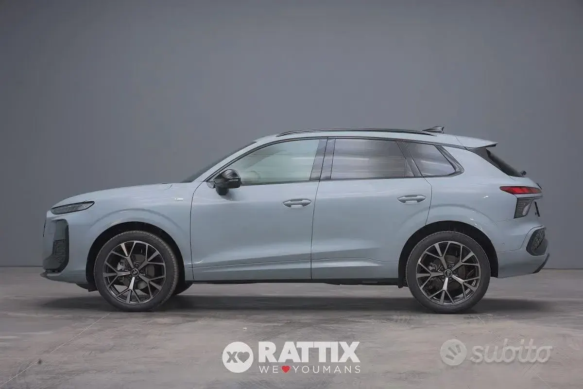 Nuova Audi Q3 S-Line 150 CV (110 kW) 2026 Grigio SUV