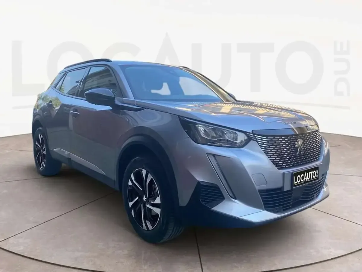 Usado Peugeot 2008 Allure 110 HP (80 kW) 2022 Cinzento SUV