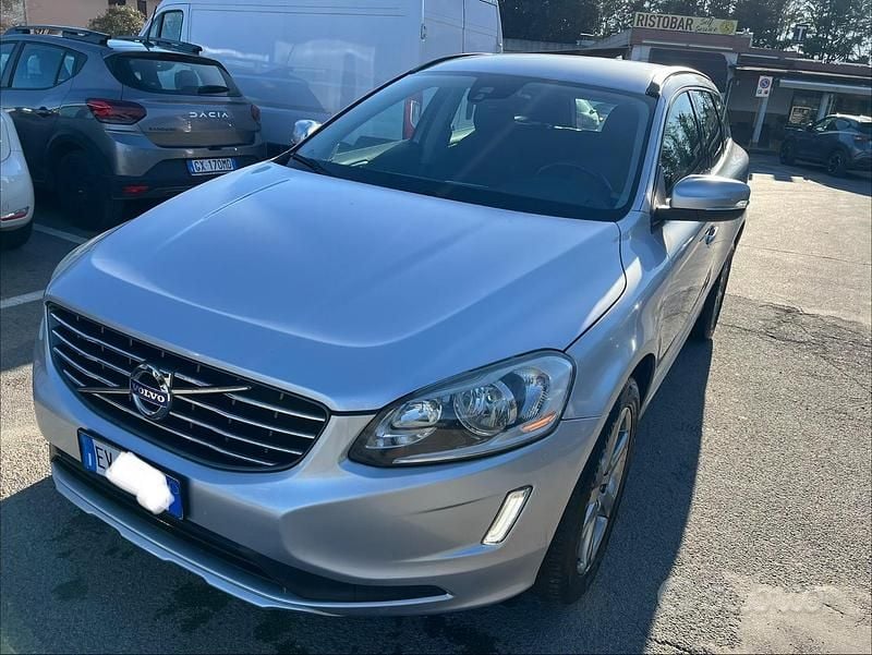 Usata Volvo XC60 Kinetic 136 CV (100 kW) 2014 Argento SUV