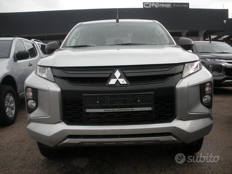 Usata Mitsubishi L200 Inform 150 CV (110 kW) 2023 Grigio Pick-up