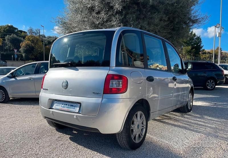 Usata Fiat Multipla 120 CV (88 kW) 2008 Grigio Monovolume