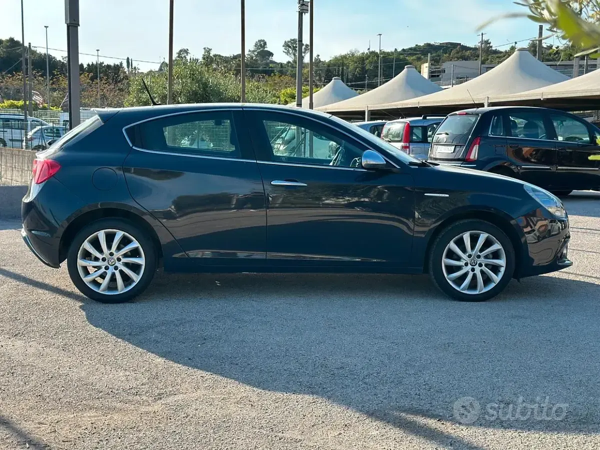 Usata Alfa Romeo Giulietta Super 120 CV (88 kW) 2019 Marrone Utilitaria