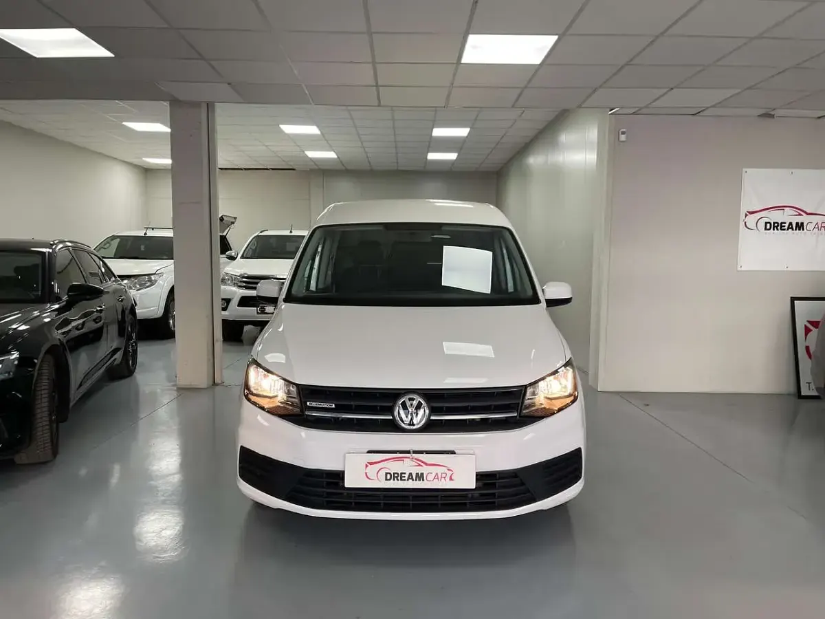 Usata VW Caddy Conceptline 110 CV (80 kW) 2017 Bianco Monovolume