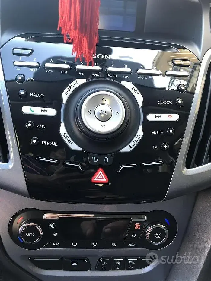 Usata Ford Focus 105 CV (77 kW) 2011 Grigio Station wagon